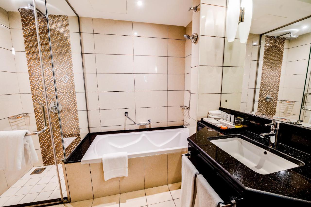 Golden Tulip Downtown 4*