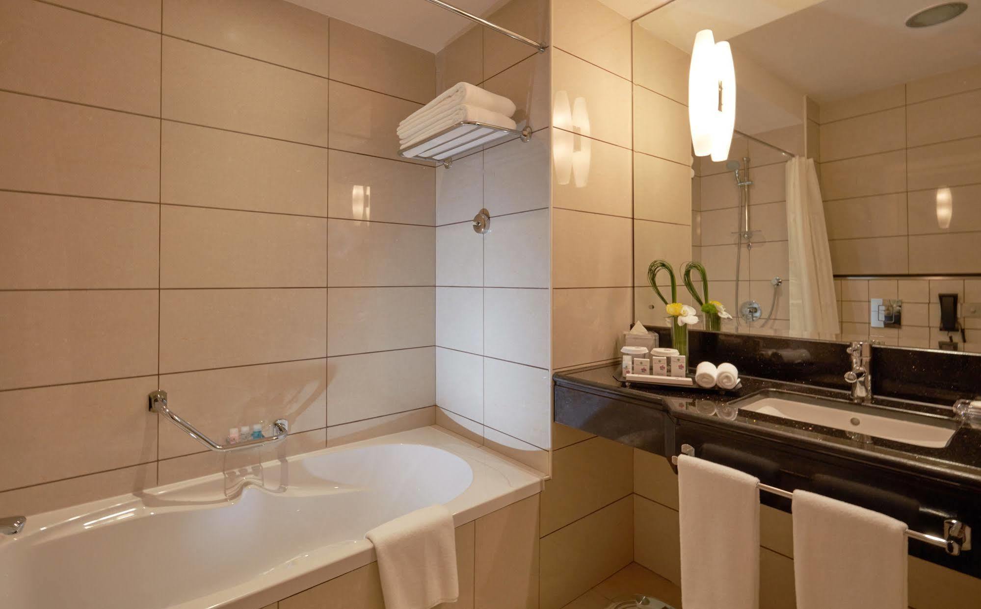 Hotel Golden Tulip Downtown Abu Dhabi