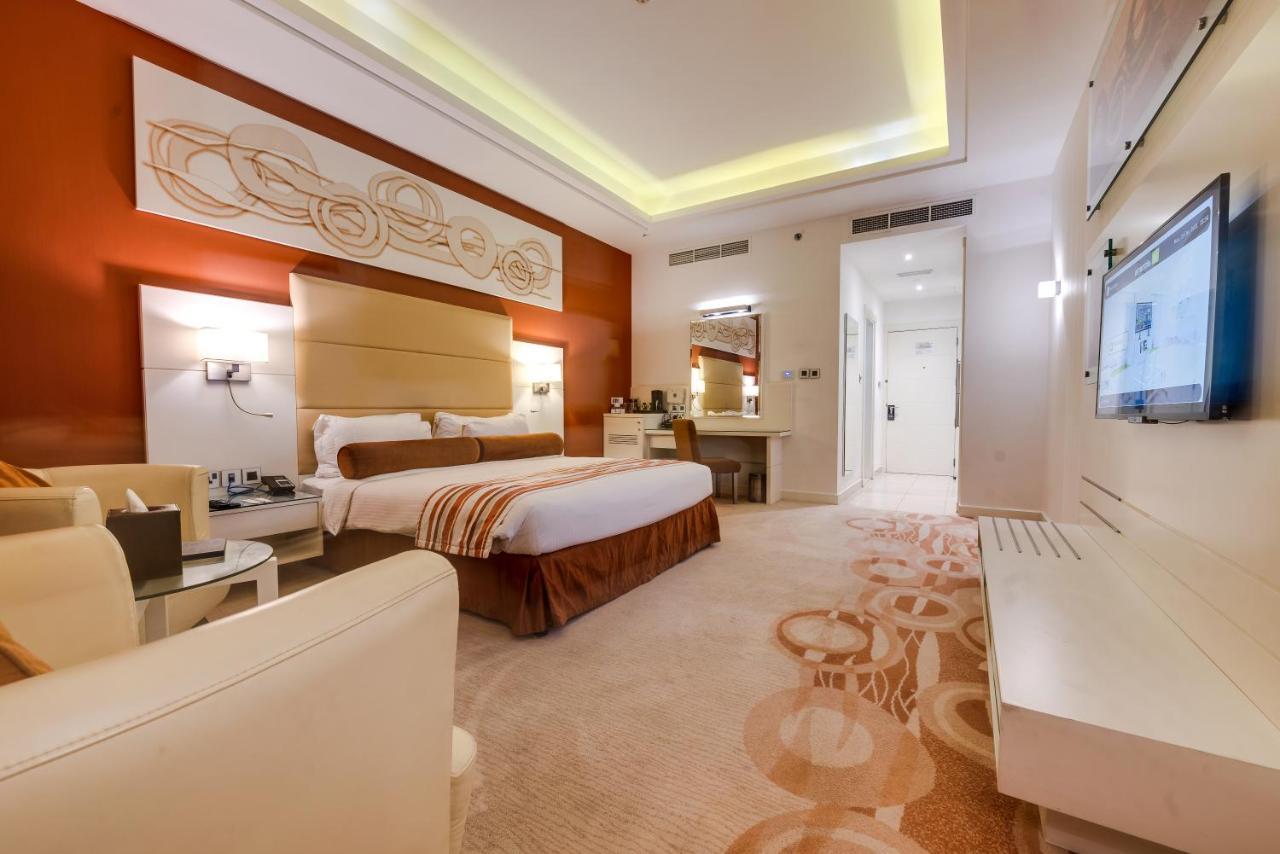 Готель Golden Tulip Downtown